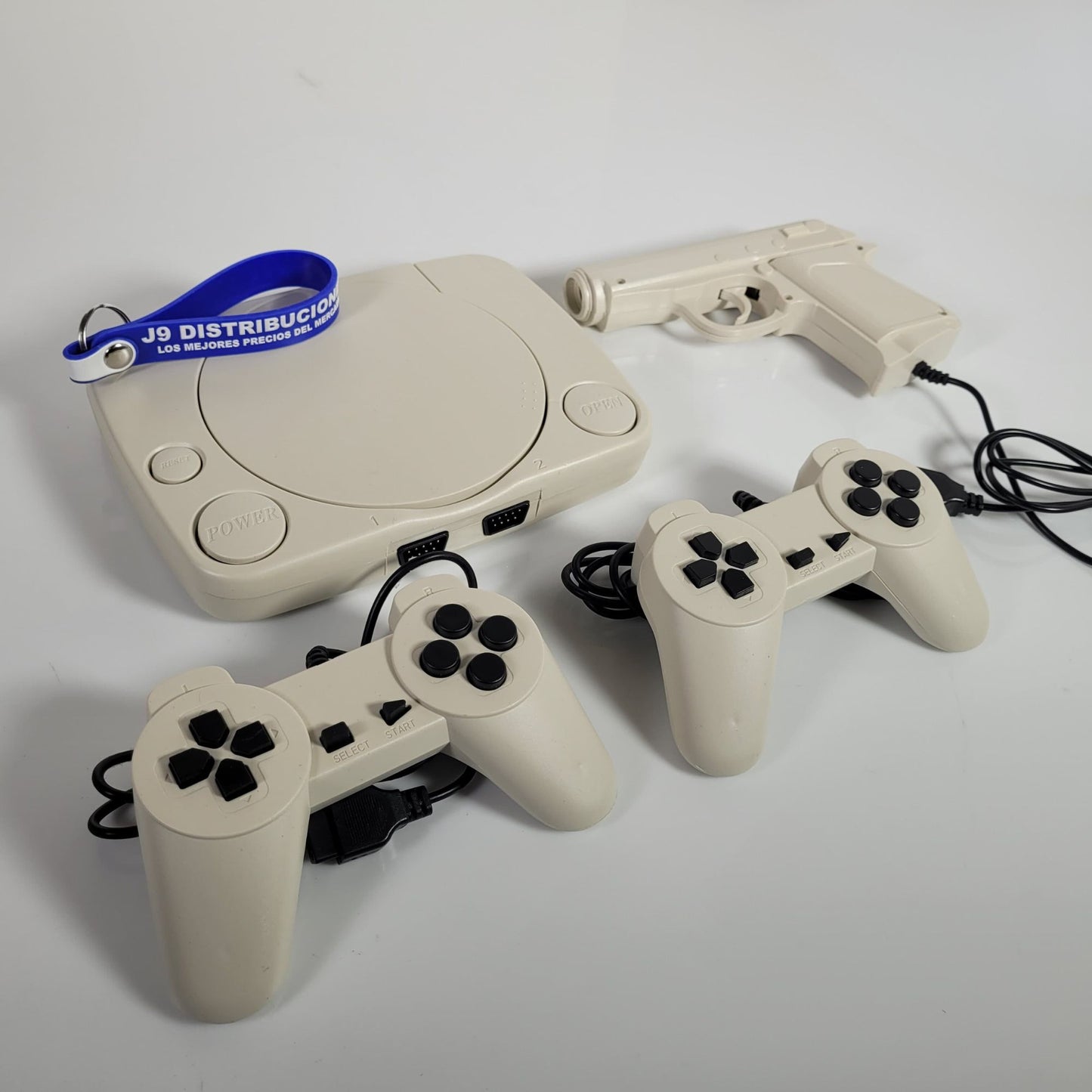 CONSOLA DE VIDEOJUEGOS 2 CONTROLES CON PISTOLA