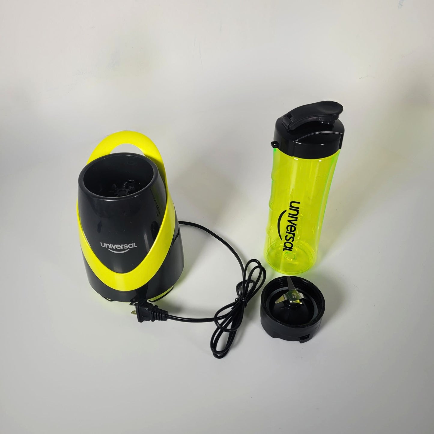 LICUADORA UNIVERSAL DEPORTIVA