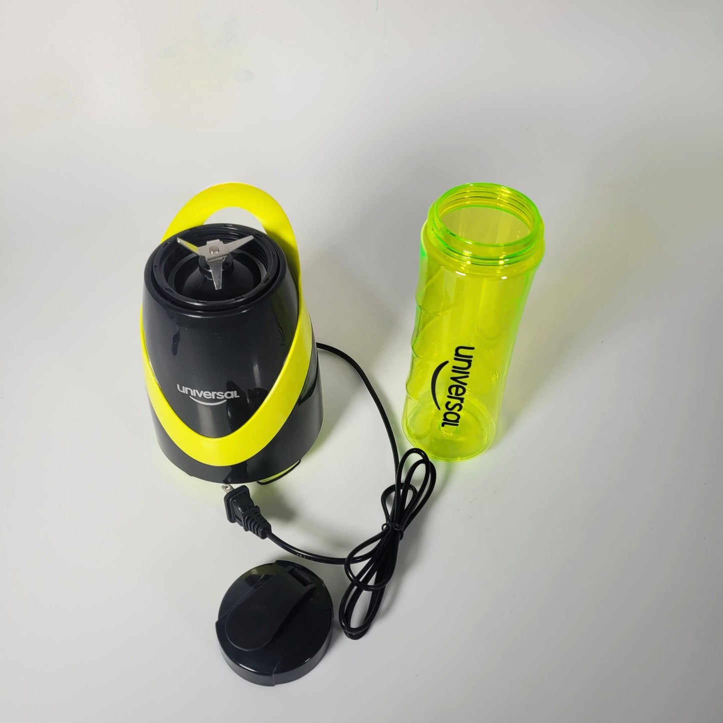 LICUADORA UNIVERSAL DEPORTIVA