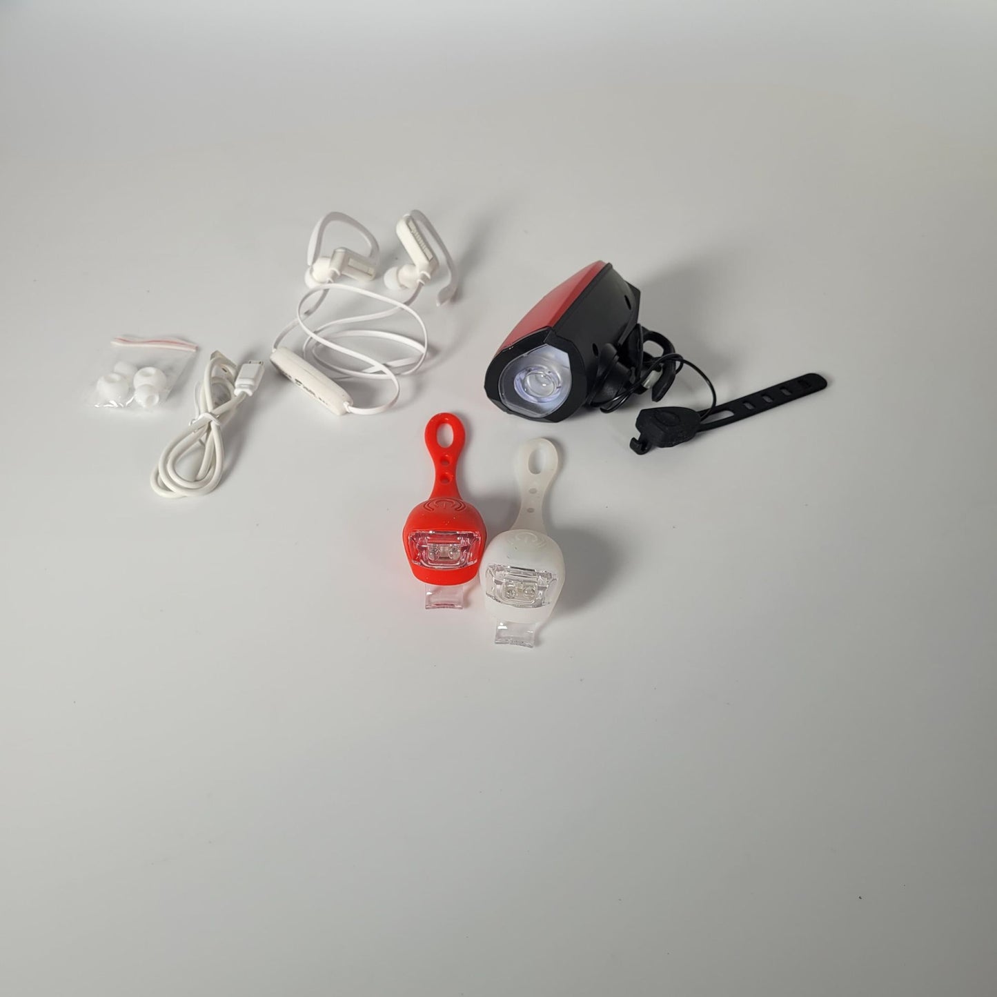 Combo Auriculares J&r Orejeras Obsequio Linterna Bicicleta + Sapitos