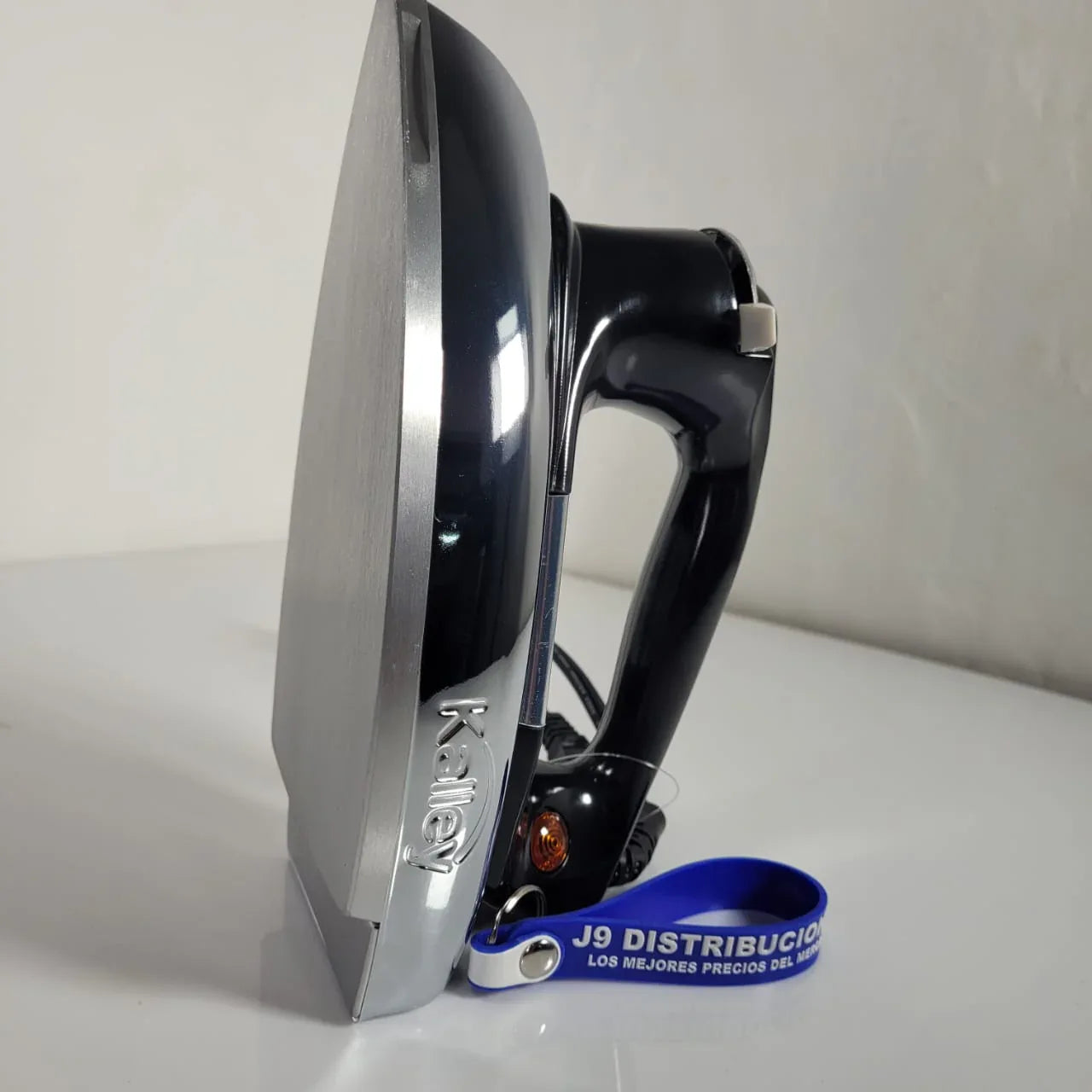 Plancha De Ropa Kalley Seca Metálica – J9 DISTRIBUCIONES