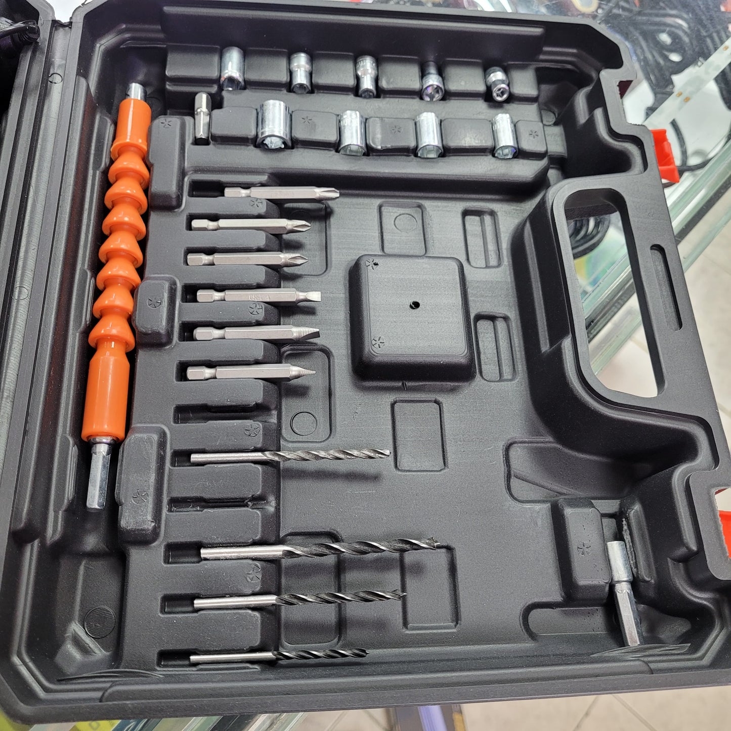 TALADRO PIEZAS +2 BATERIAS
