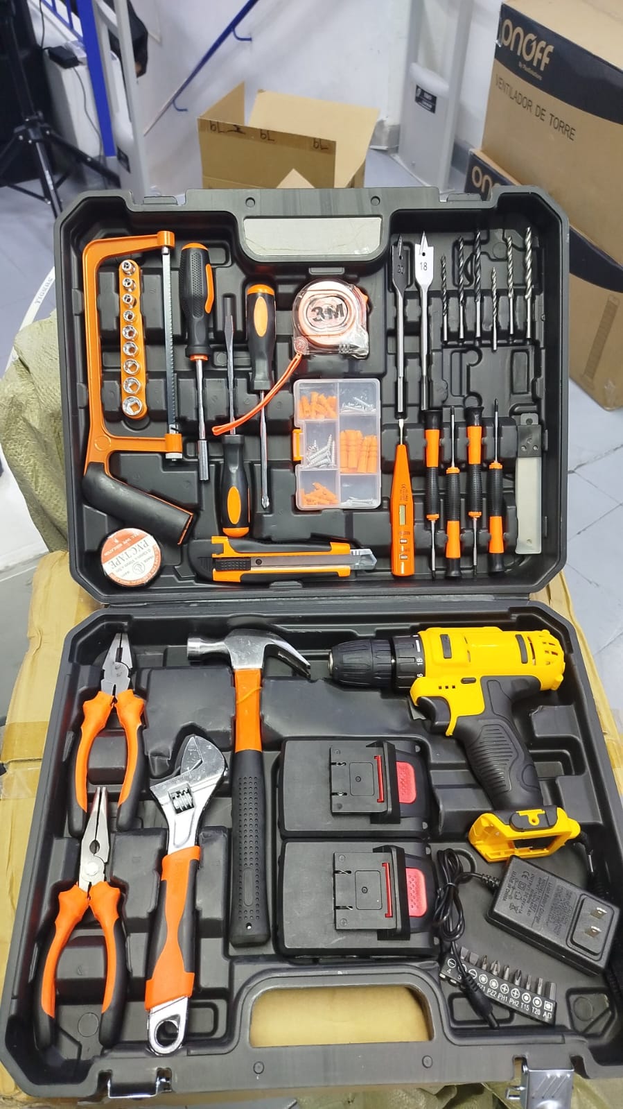 Taladro Inalámbrico 2 Baterías +  Kit De Herramientas